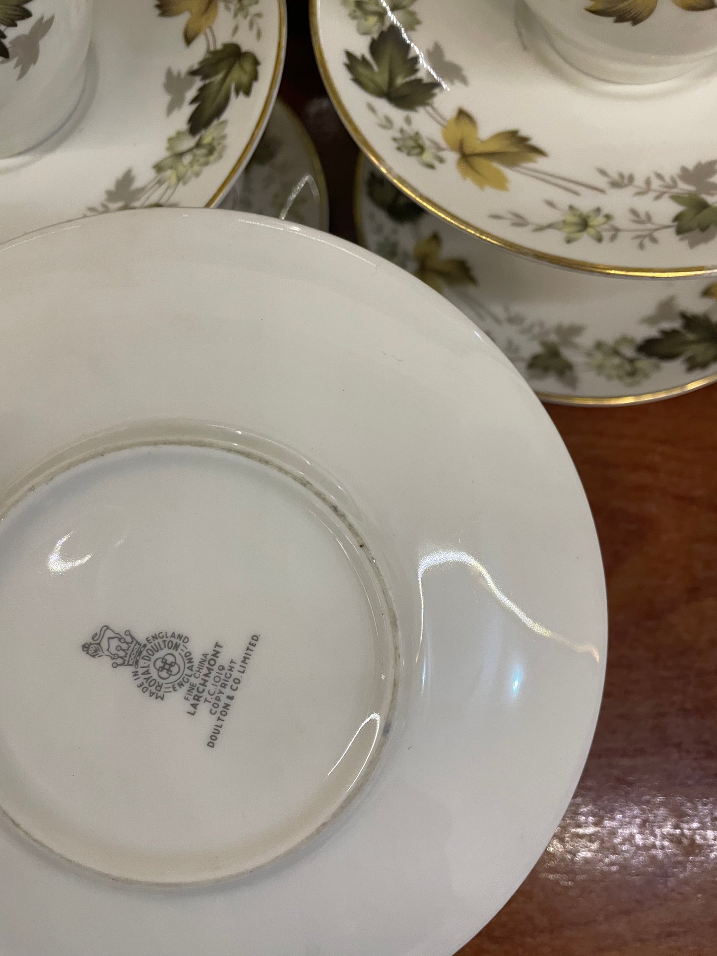 Set of 8 Royal Doultan “ larchmont” collections cups & saucers, England