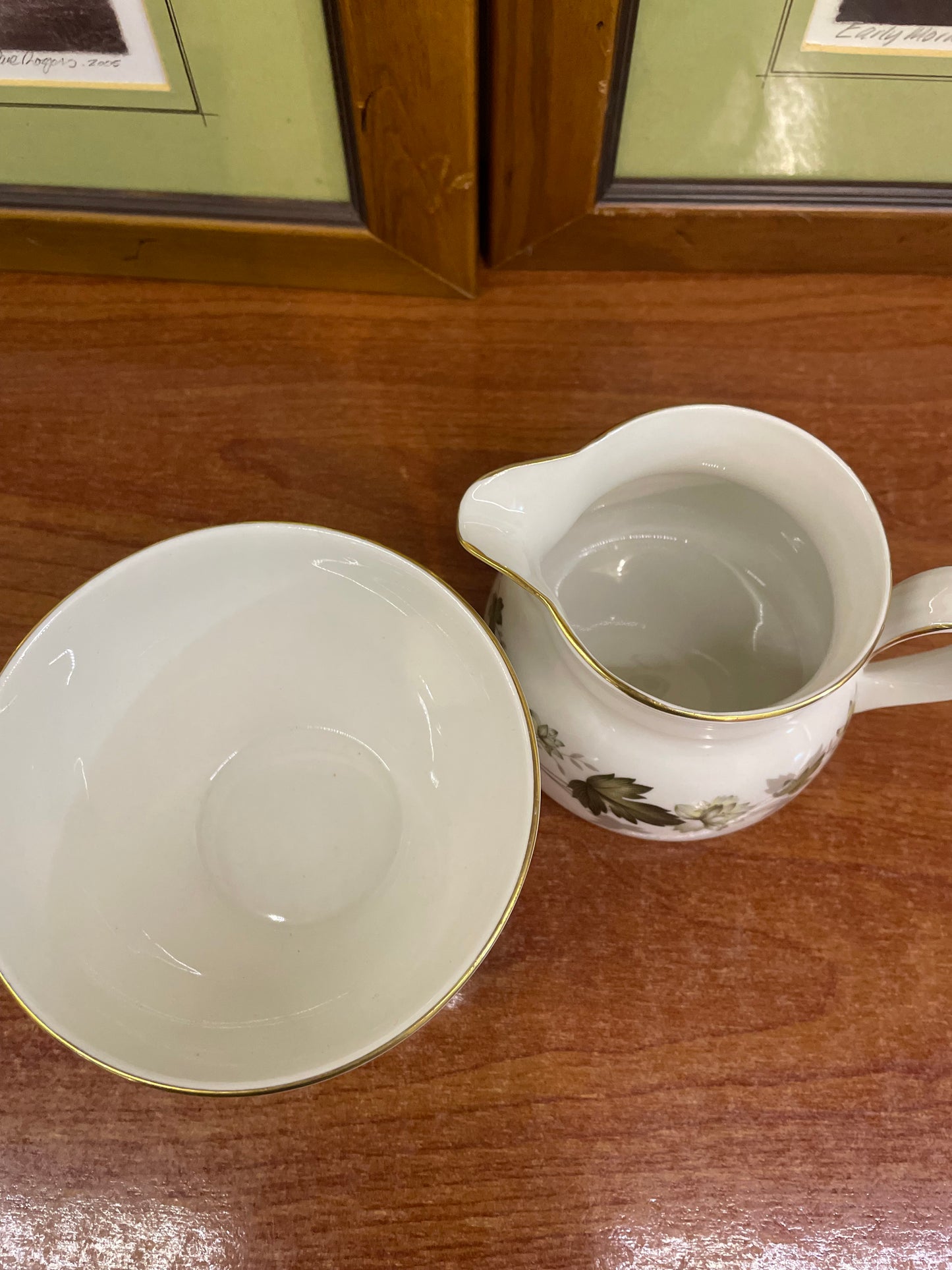 Royal Doultan “ larchmont” collections creamer & sugar bowl set