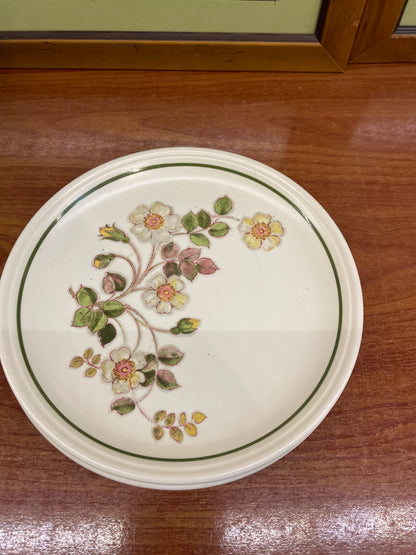 “ autumn leaves” collection’s 2 dinner plates , 1400 each, England