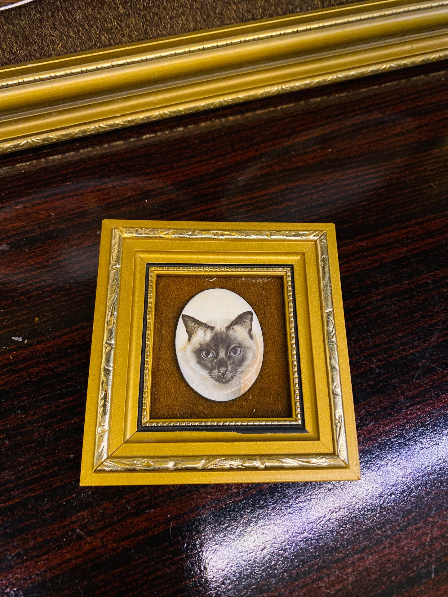 Wooden edges,Antique ceramic cat frame,