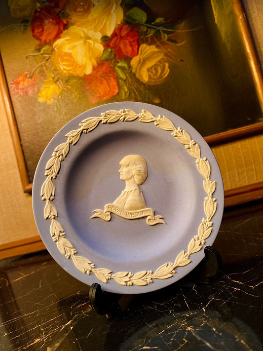 WEDGWOOD JASPER - BLUE ROUND SWEET DISH / TRINKET PLATE