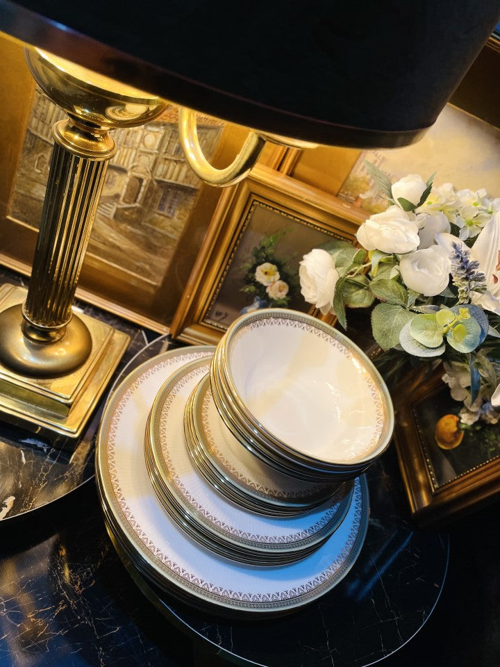 Royal Albert Paragon Kensington Dinnerware Plates Set - 16 Pcs (Order on Advance Payment Only - Only one set in hand)