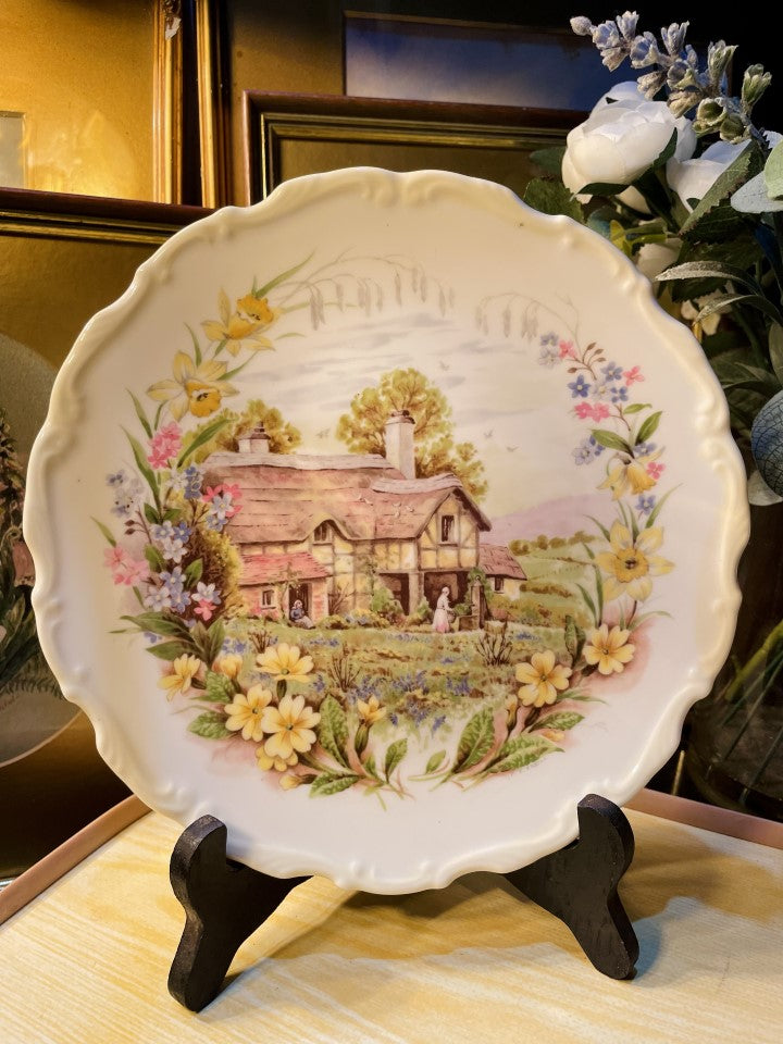 Royal Albert Cottage Garden Plate, Spring - Decorative Wall Plate 8.5 inches