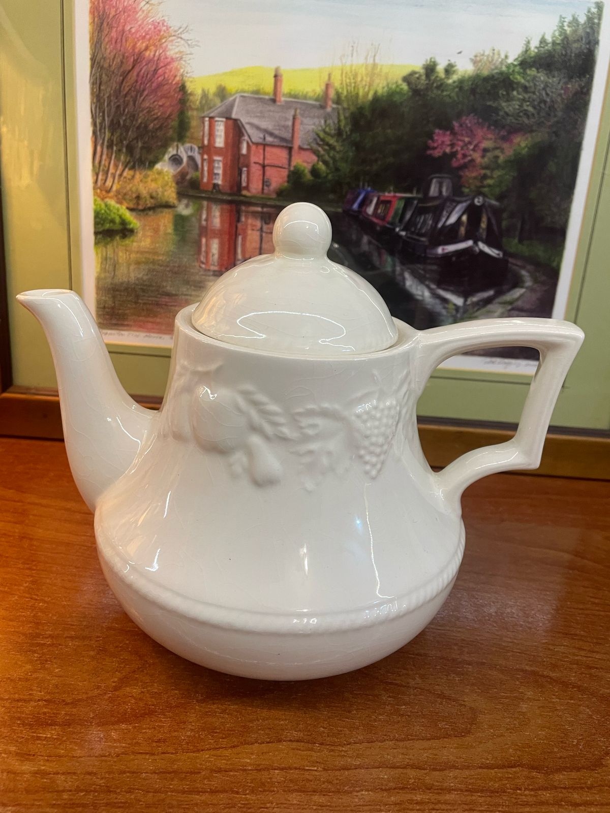 Barratts for BHS White Lincoln Embossed Fruit & Vine pint Teapot