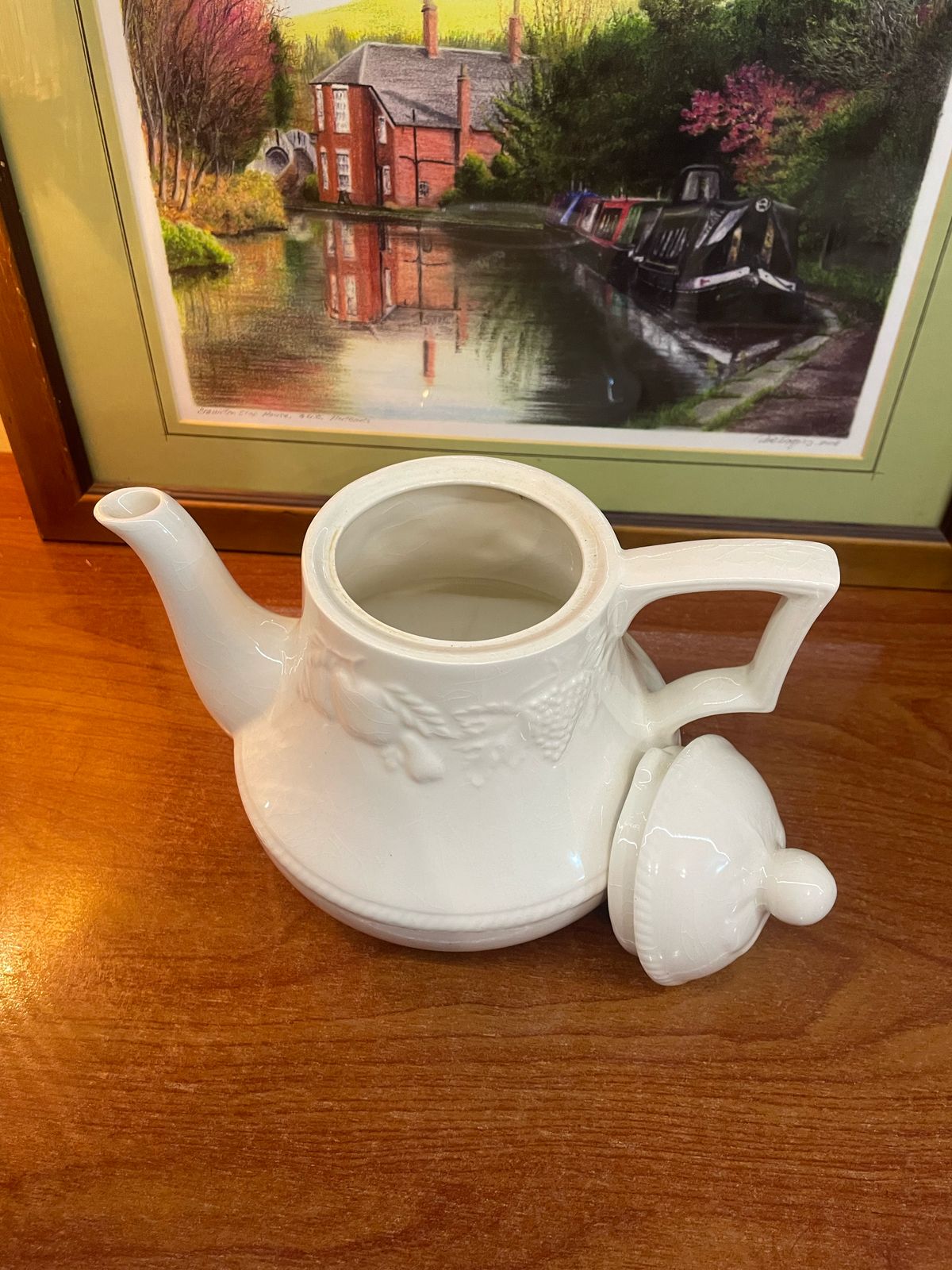 Barratts for BHS White Lincoln Embossed Fruit & Vine pint Teapot