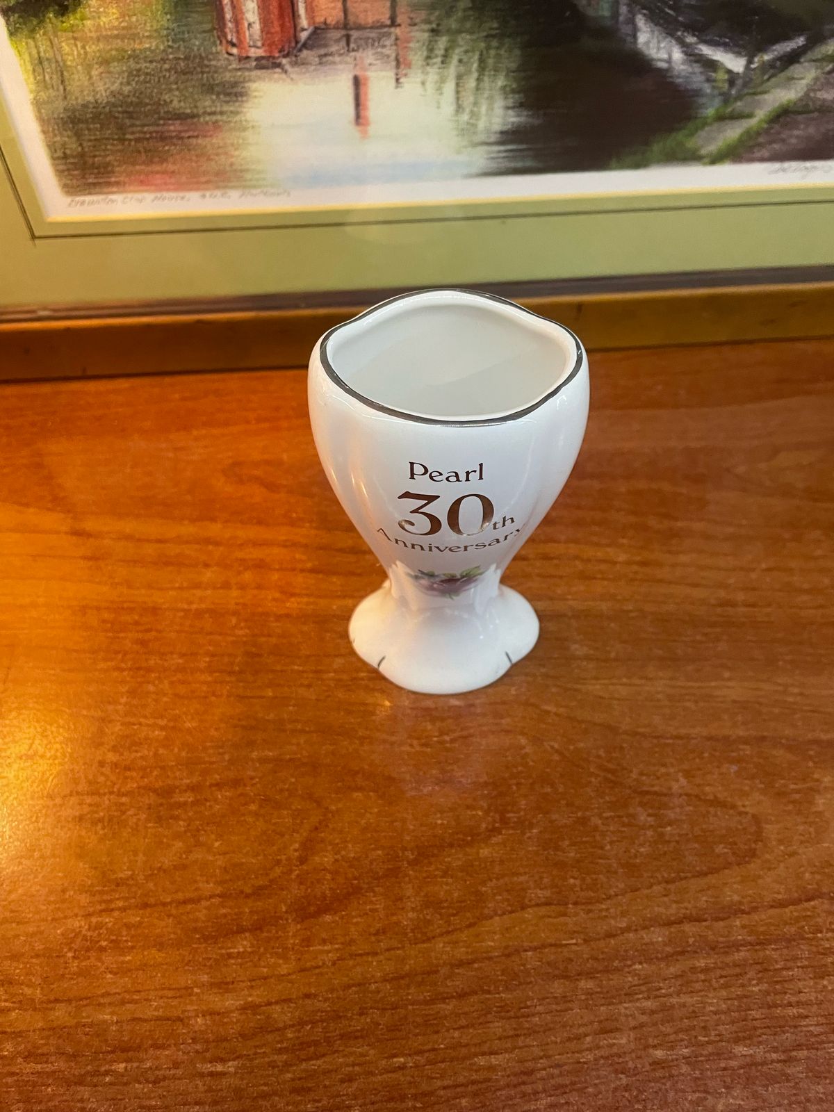 A bud vase commemorating a 30th or "Pearl" anniversary .